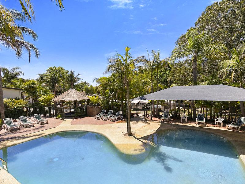 4EBE948682263938BDCAB89E21596333