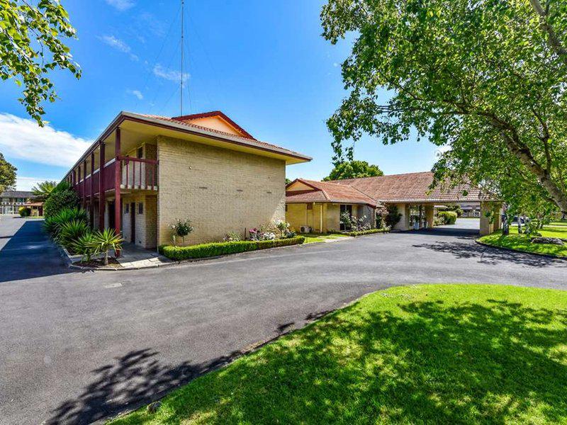 E40B99C2AACAFC4D075BFD1BFB39DFEE