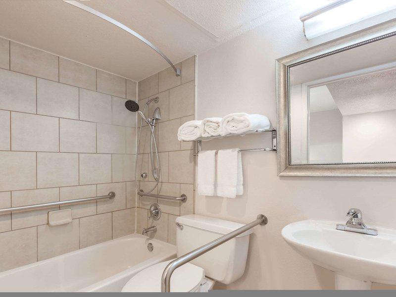 2A730BC72CA270ACD0BDA81C9245A985