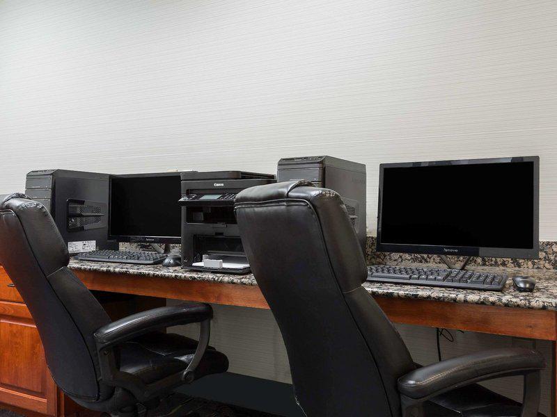 25FA0C0A79EF34B90359B2206CD4A0EE