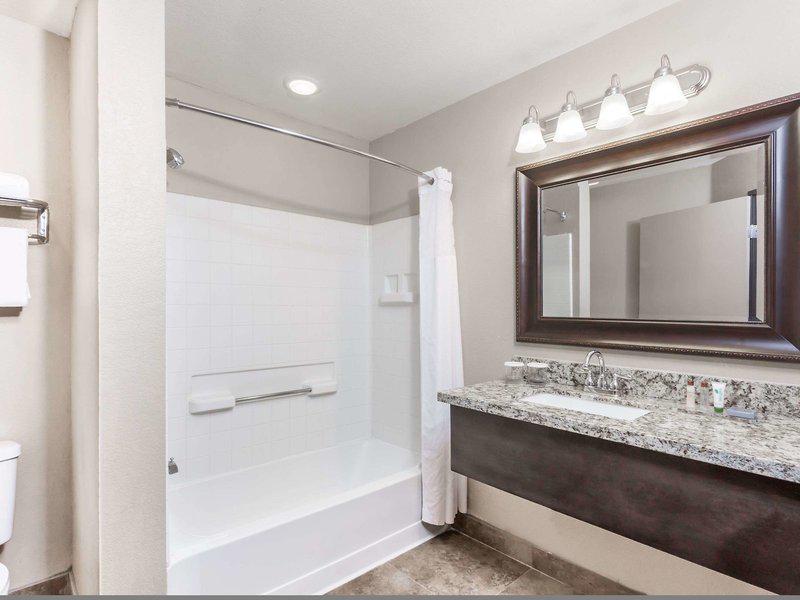 AC2367F89B9DF9D615E0FB81B3FFA725