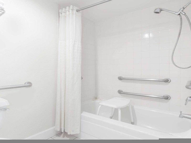 8590C70143AA90DC413D6AA687F7237F