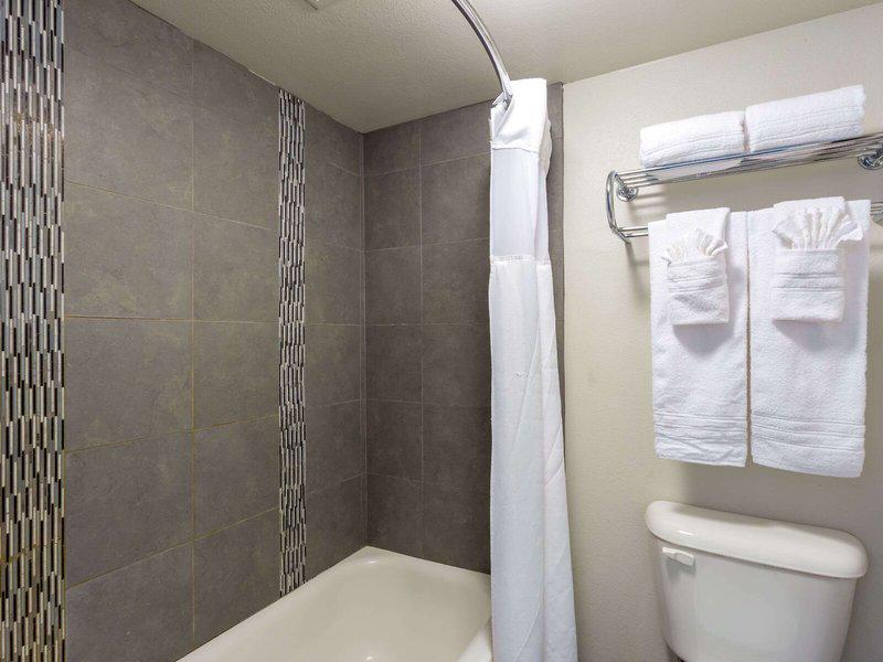 A6FC4CEBB9BD4FFA2AEF337D21EBFD9E