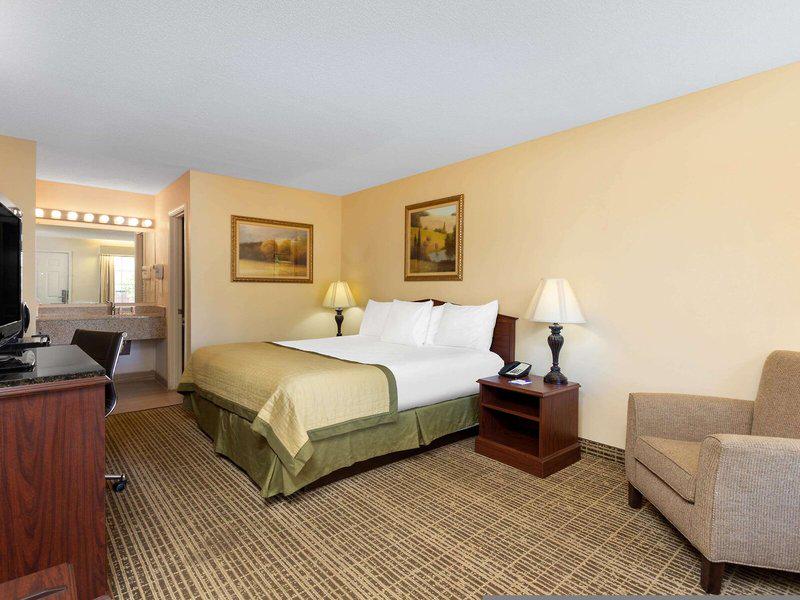 036452C6402AB932D389C7C04F8CFB70