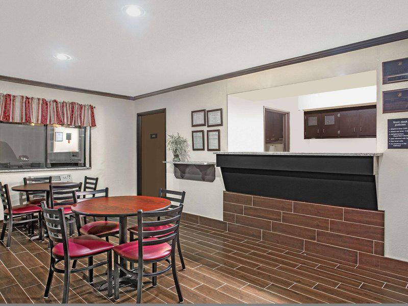 ECC70D5BBAFA45BB81701443CBA3C2EF