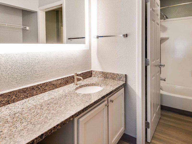 B7A0CEA5D34B61083BD76B836F899322