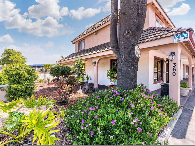 A4FC8B92864FEAD9A540E62BC8AC92DE