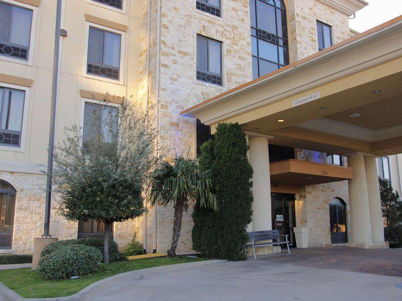 D6DC6C3FBC1E43C4BD2D4D7163D104AD