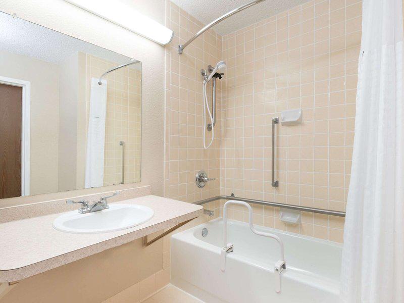 6A6E32DE0B185863DF800C8730208526