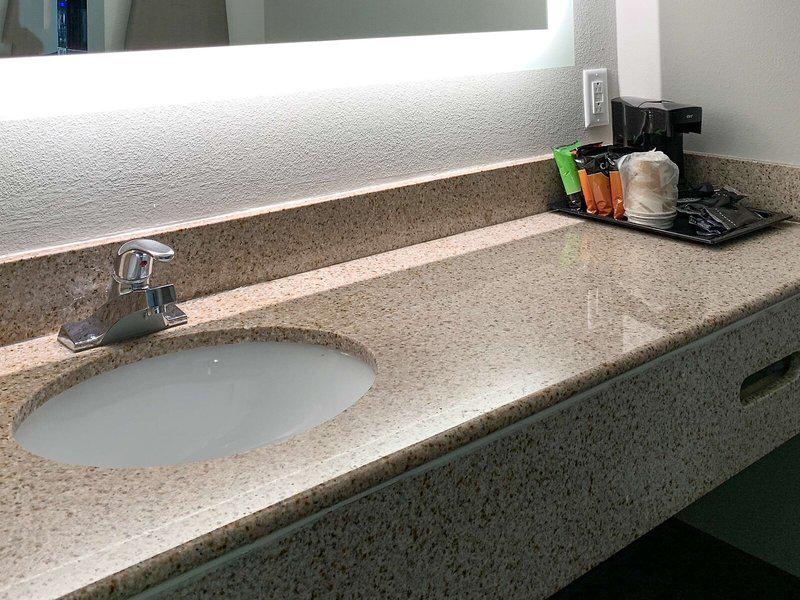 5E63A380B7C8FD30869F7CA75041782D