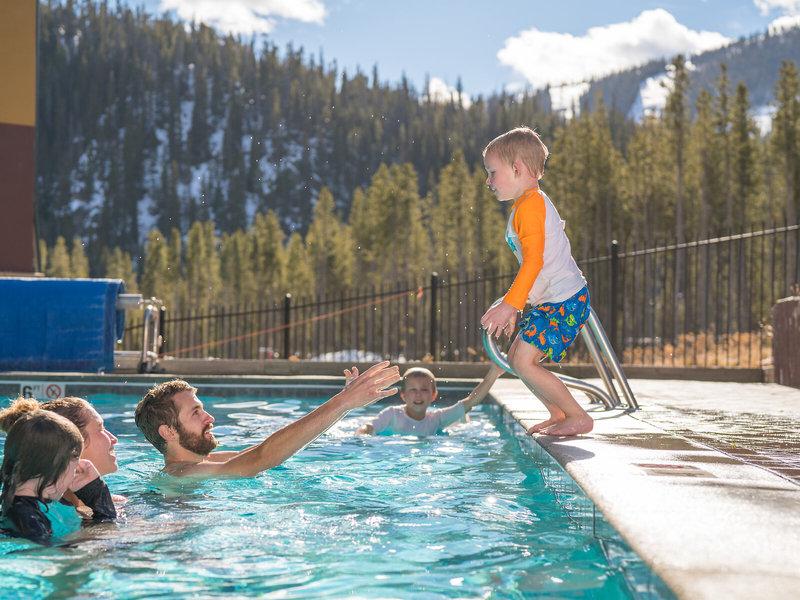 F6785E06A20649F3283DBD3BEB806633