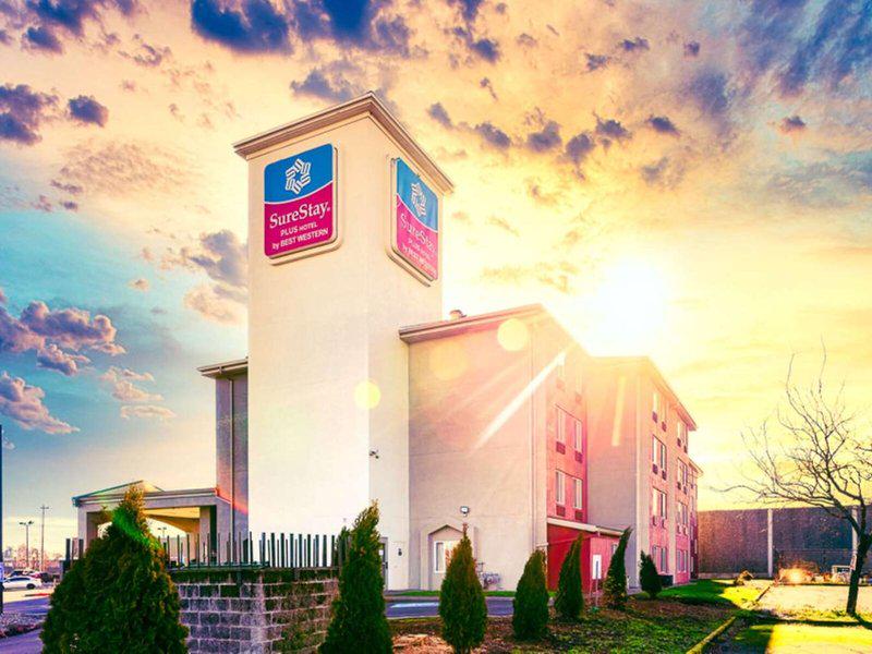 B879AD43E9DE8C8AAC466A15CF38D40C