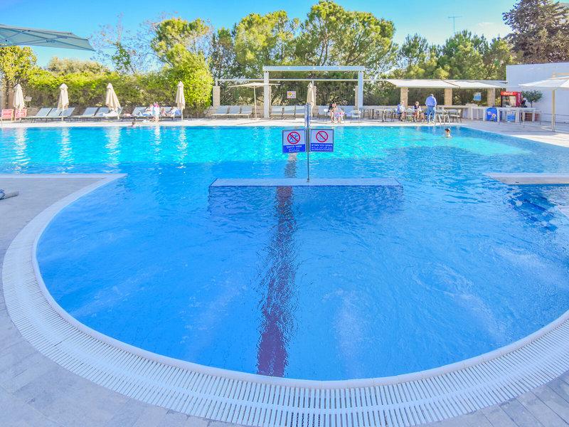 9B79C59F7E9F29C4E8CA7F9690BC3F52