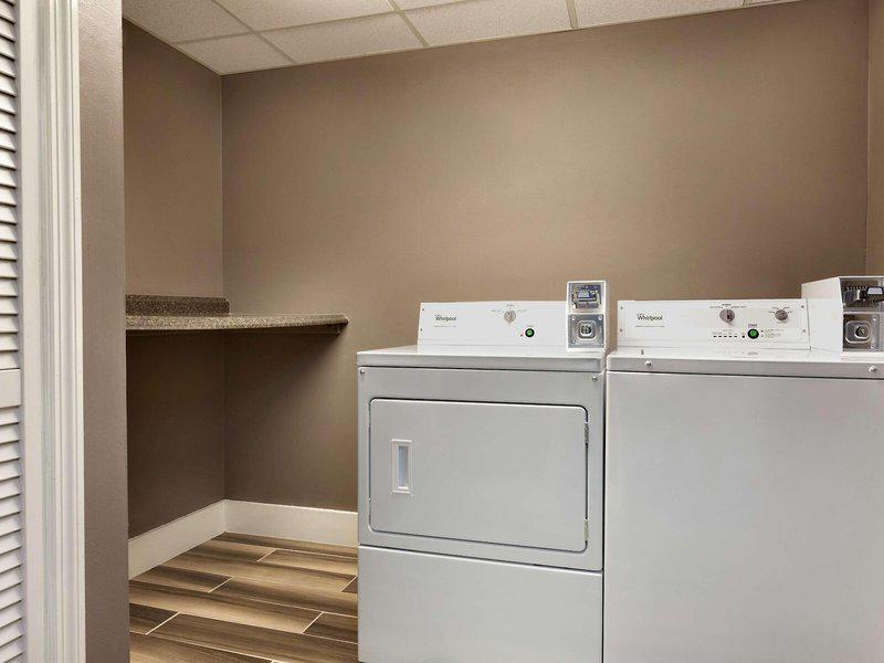 0837798B0088B3B347822214B3E4F221