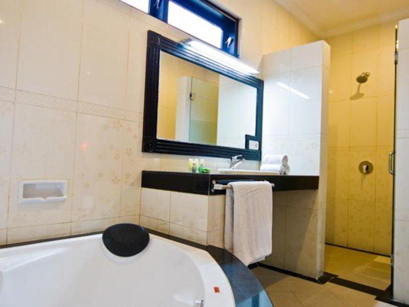 DB0C18B4B8DC651E4C4036F174420F90