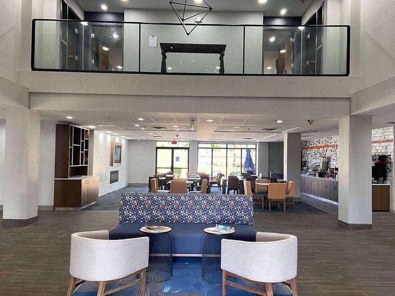 6300BF457EF8A8620ABDB28AA0E163A5