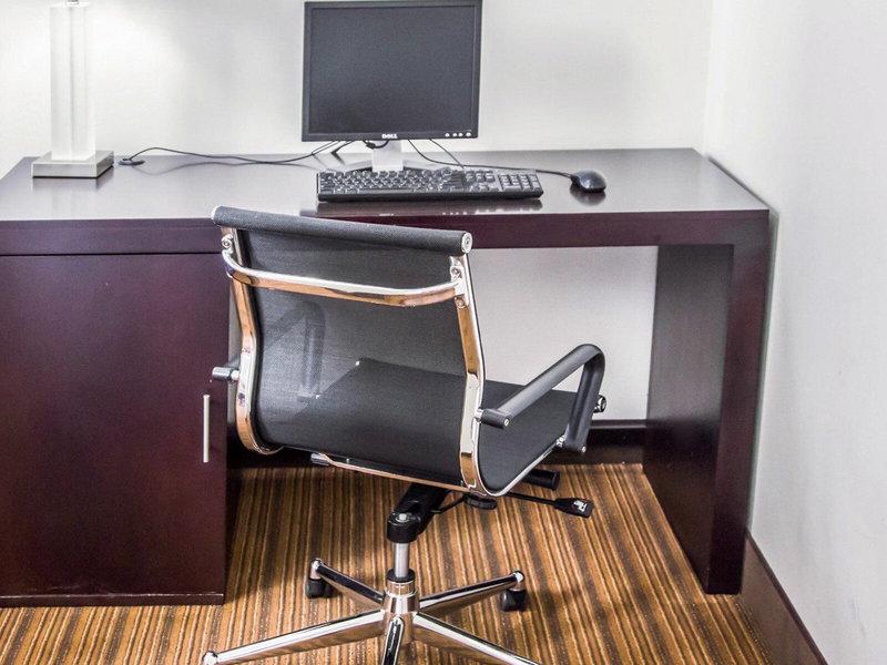 6ACAD39E02169FCB69A96156B4D8EC28