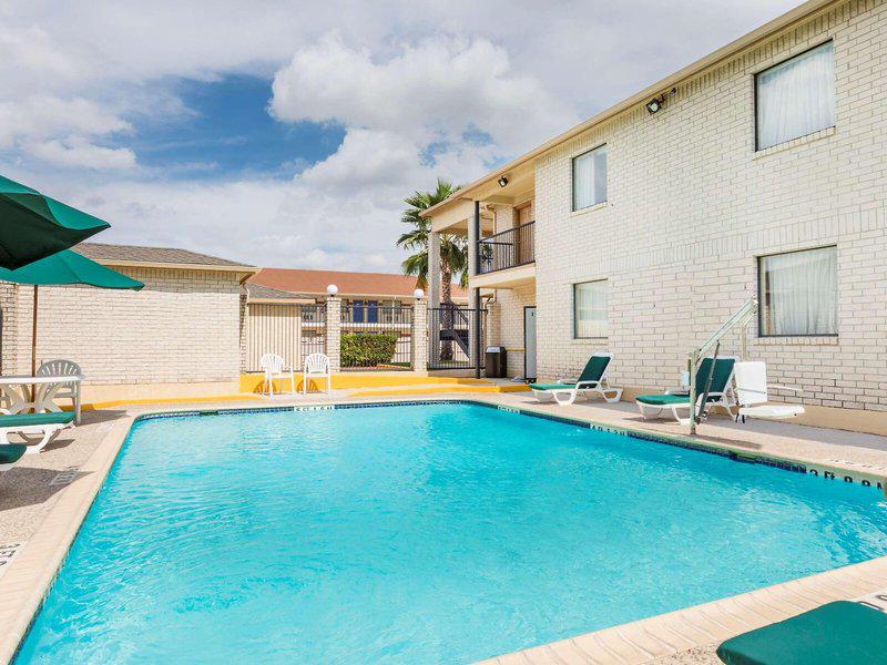 70F11F0D353499C866ED5D8CC3DCD644