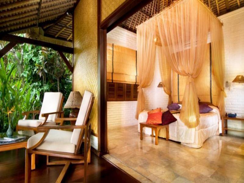 7DC35F389A04B53960866861292F0E5A