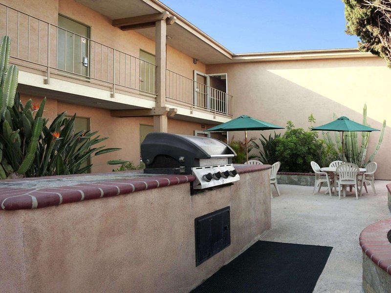 0FB10DF8D3698297BD934576E1A22BD3