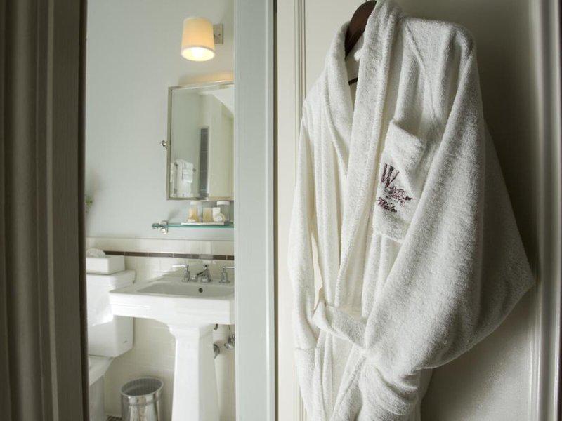 43A36CFDF80251D673C47AB161E8C903