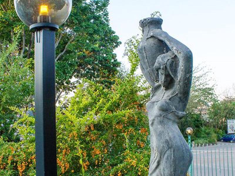 CC9395B685537C1A2BDE3C8271A6E898