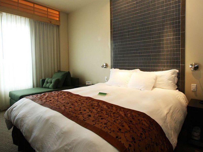 D4BE588DF3B2CB03F8F0418D87923E8E