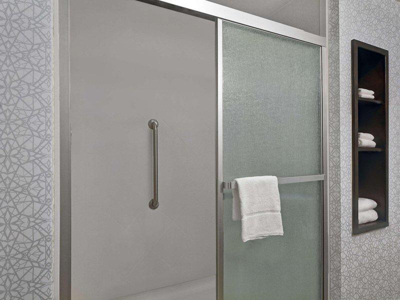 D9BD6FC80B698DD3FD3A2B33889553E2