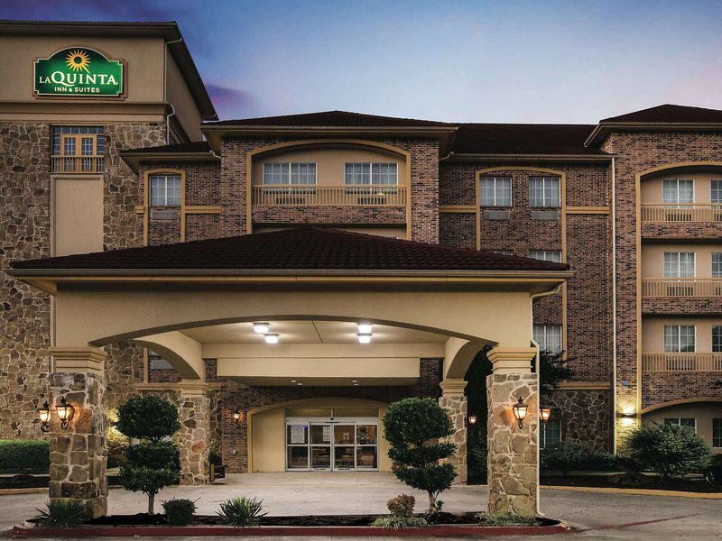 5EEAD59BA643F319BFD98BD70098CB6A