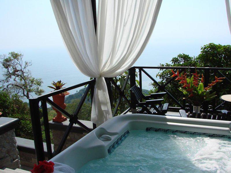 BDF95D11877779CD04D701361F6ACFA9