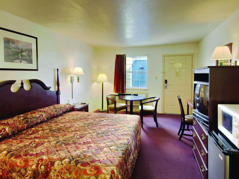 CB18C05A5808BD4251EC21054A485B9D