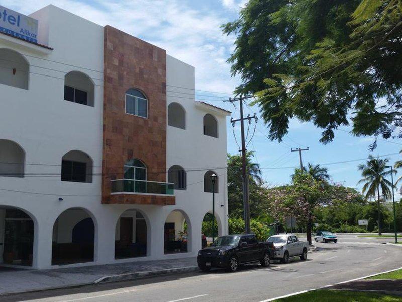 FEAEE4FEF9D4CC6E93E240D57BB8DCD3