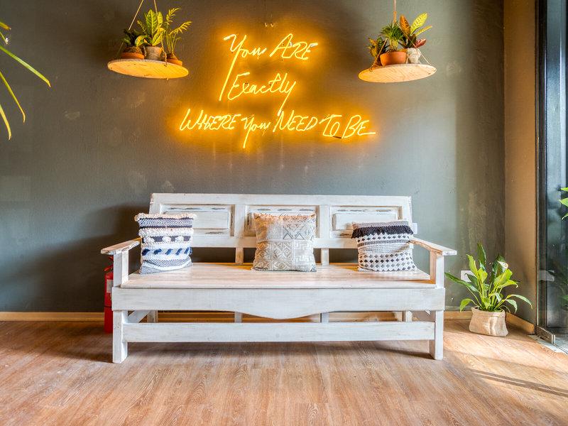 7E04A8326BDA7333F6C1C86BECE12728