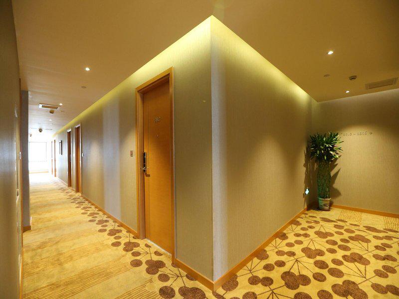 3B823F8D08B165233C095F3E52C33734