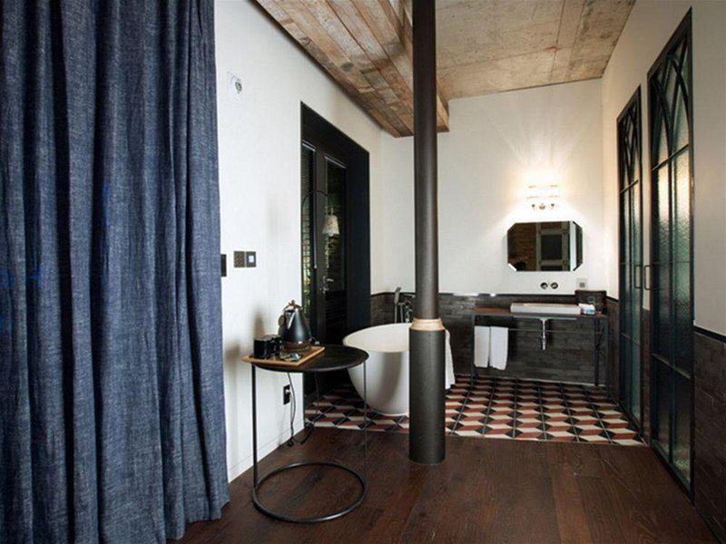 9EFC52F651B2CF54302CE34E013FFA18