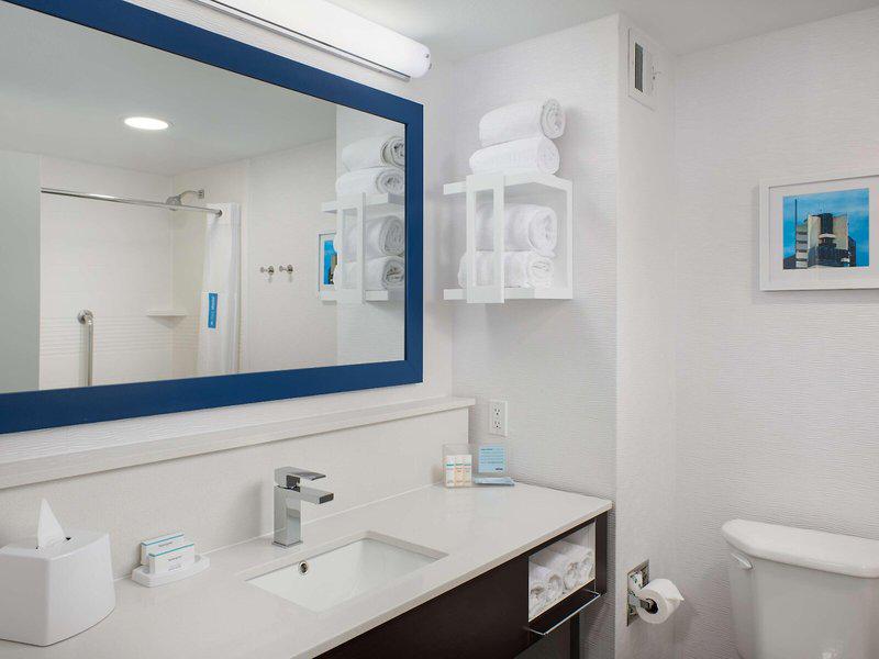 025FFE2BC8098DBF95BC96D06B8D595A