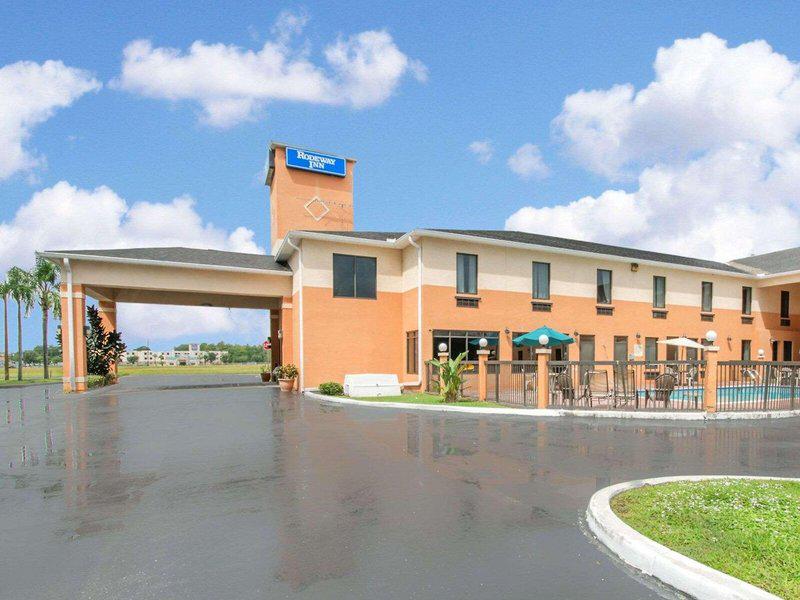 F8365D2B055A99F4E4AAE4F602181703