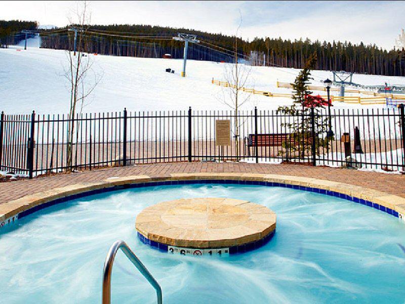 1D9B47FF957F68E249D769B0AB589081