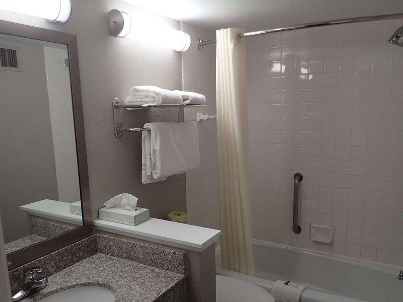 FCEA6B006142F44C48C329521A45B222