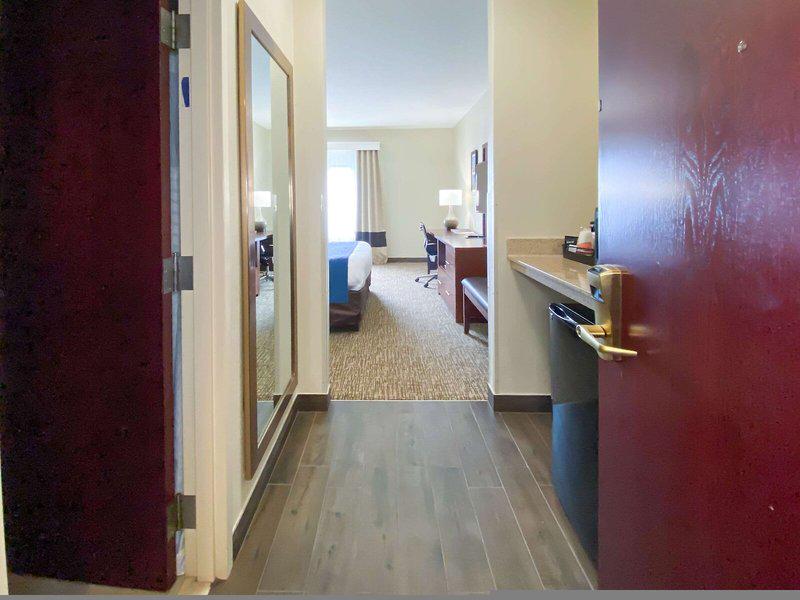 C46292767B6558E00DA440D122A2706A