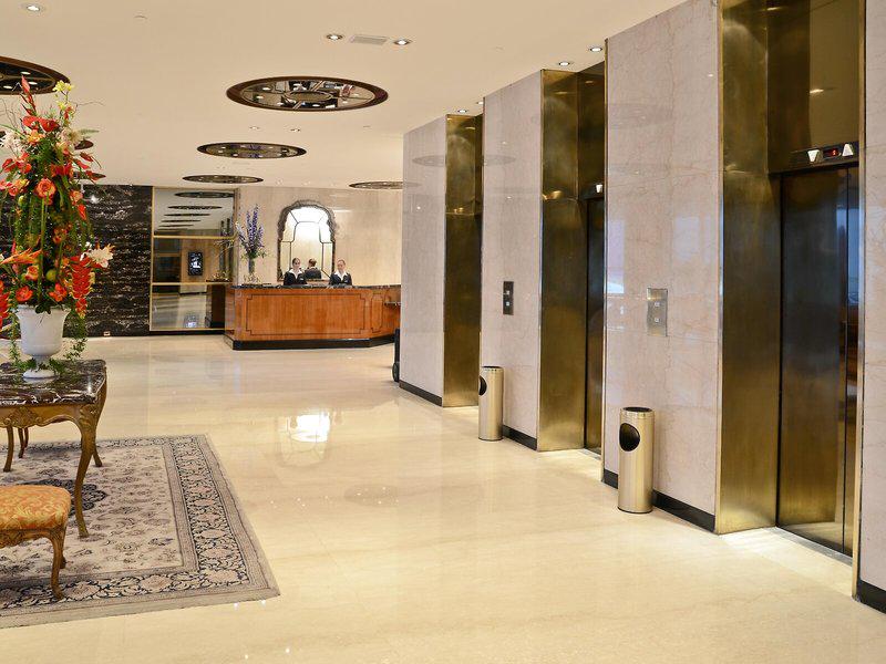 18206C700B56F92985ABE1F2819B4B18