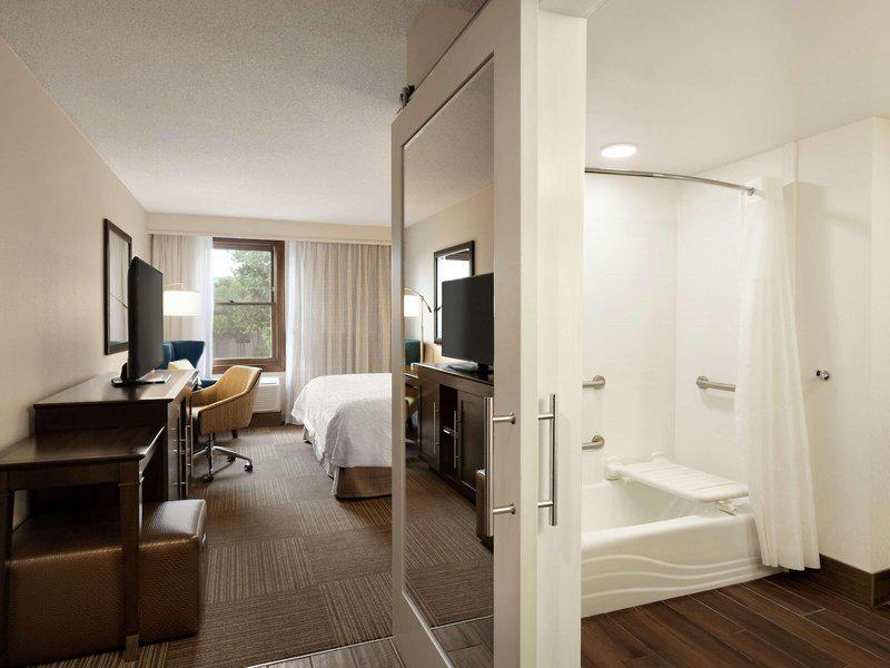 9093CD38AC956F492015A2124C6695F1