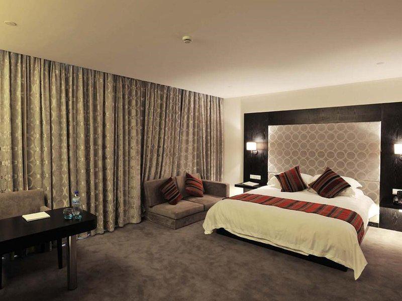 F84AC61FF0E92548FD64C799EBCA25A7