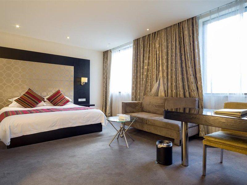 0A6A8DE7718C34D698C9B7B3B1A0E974