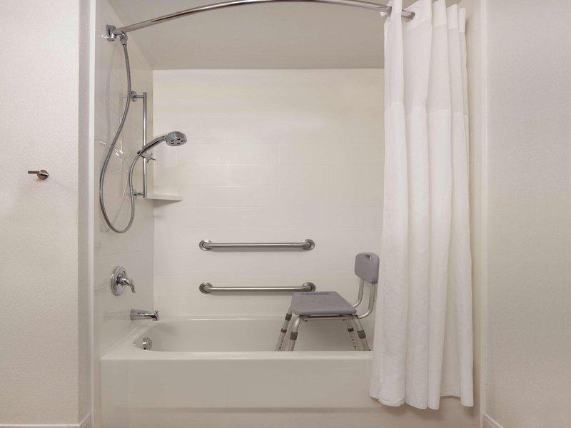 936503FC3A9595FFEBFAB045E871808B