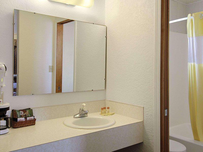 B931AD99FFAC0B10513DC1BE4F2372A2