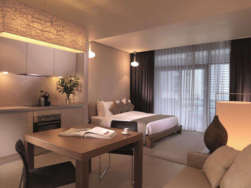 AFB84B4B1F7C6E03A2B3B15BA3D067D4