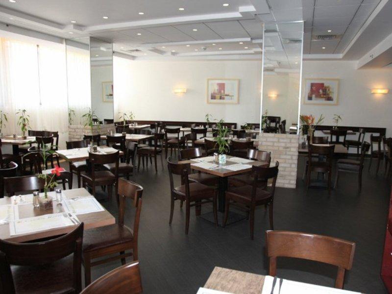 143D15F559358190756B7F6CB633B70E