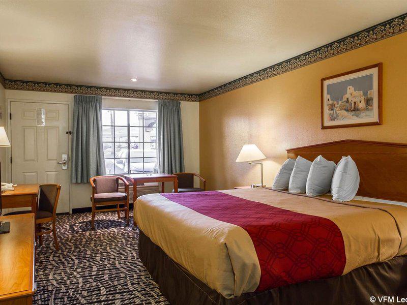 66CEED58D2407C5559DDE035C5D2E5BB