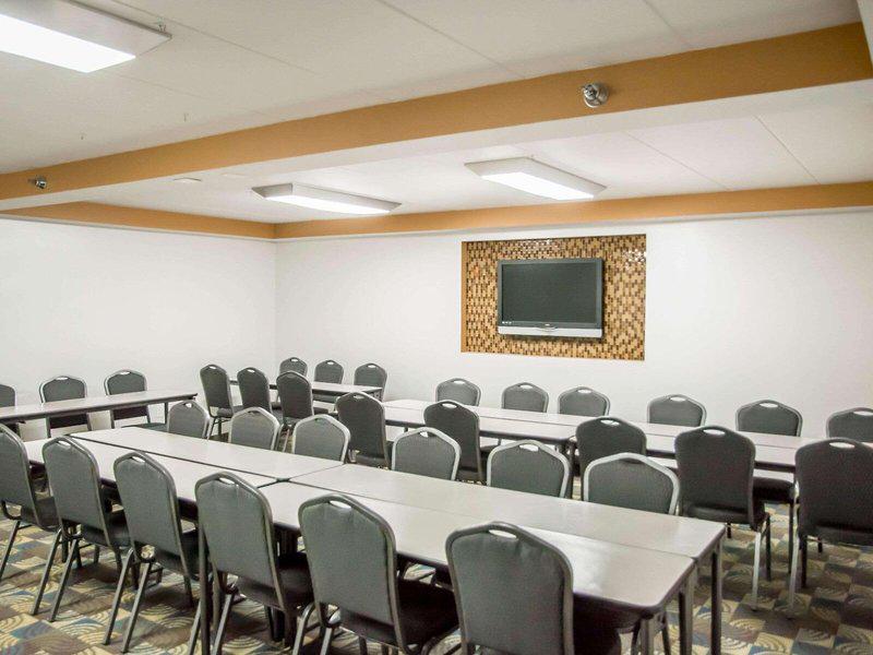 CB8AE1FFF494B4C33FC1B2E3D3A6CECA